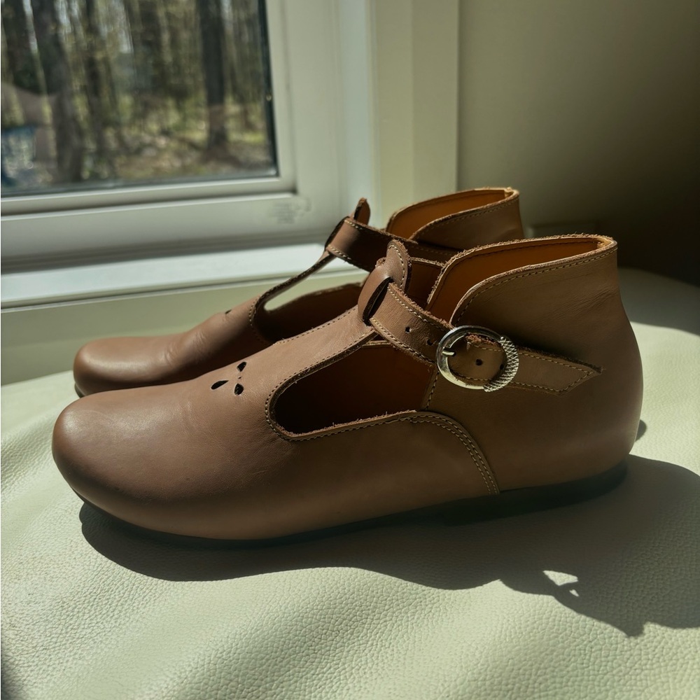 Adelisa and Co Dalia Womens Mary Jane’s size 38
